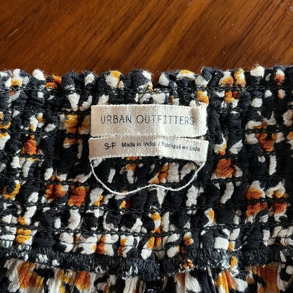 Floral Shorts, Urban Outfitters - Picture 7 of 8